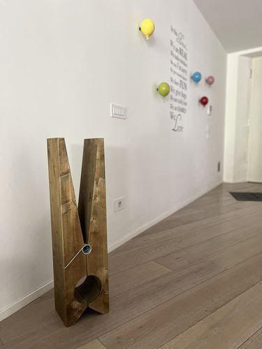 Mensola Design 82-molletta gigante -Mensola artigianale in legno